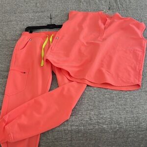 Figs brand coral scrub set